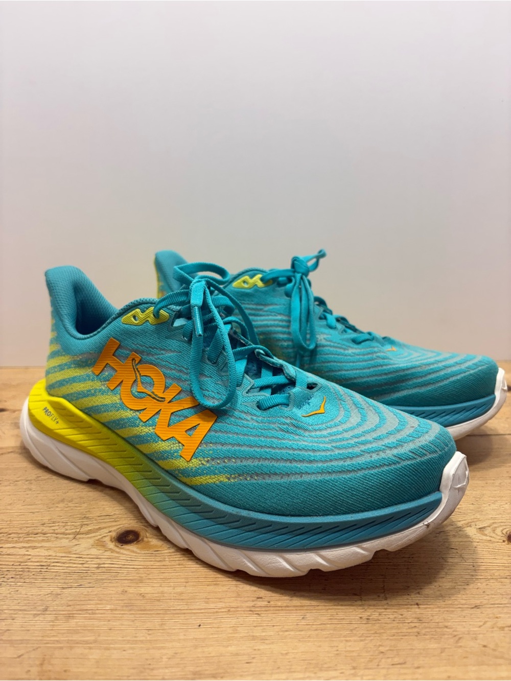 Hoka || Mach 5 Profly+ Sneaker Sz 9 Women’s Blue Yellow